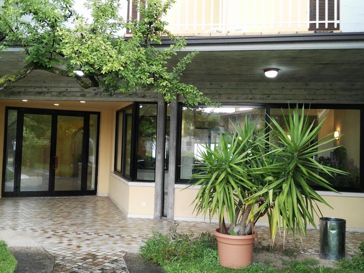 Hotel La Romantica Manerba del Garda Dış mekan fotoğraf