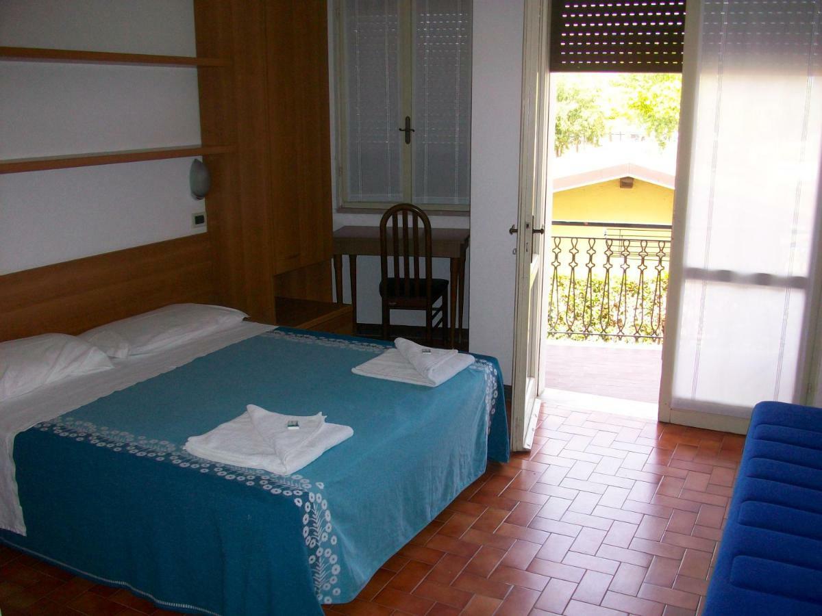 Hotel La Romantica Manerba del Garda Dış mekan fotoğraf